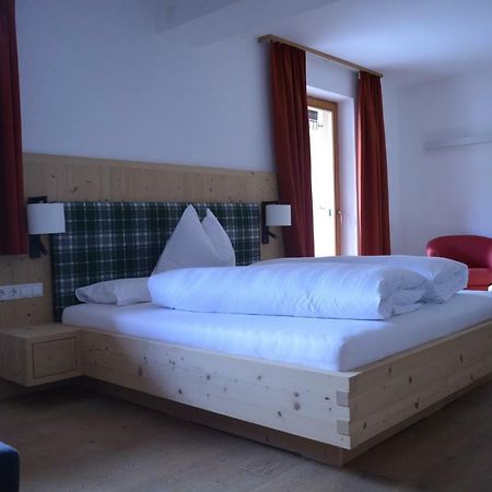 Hotel Schoenblick Sexten Екстериор снимка