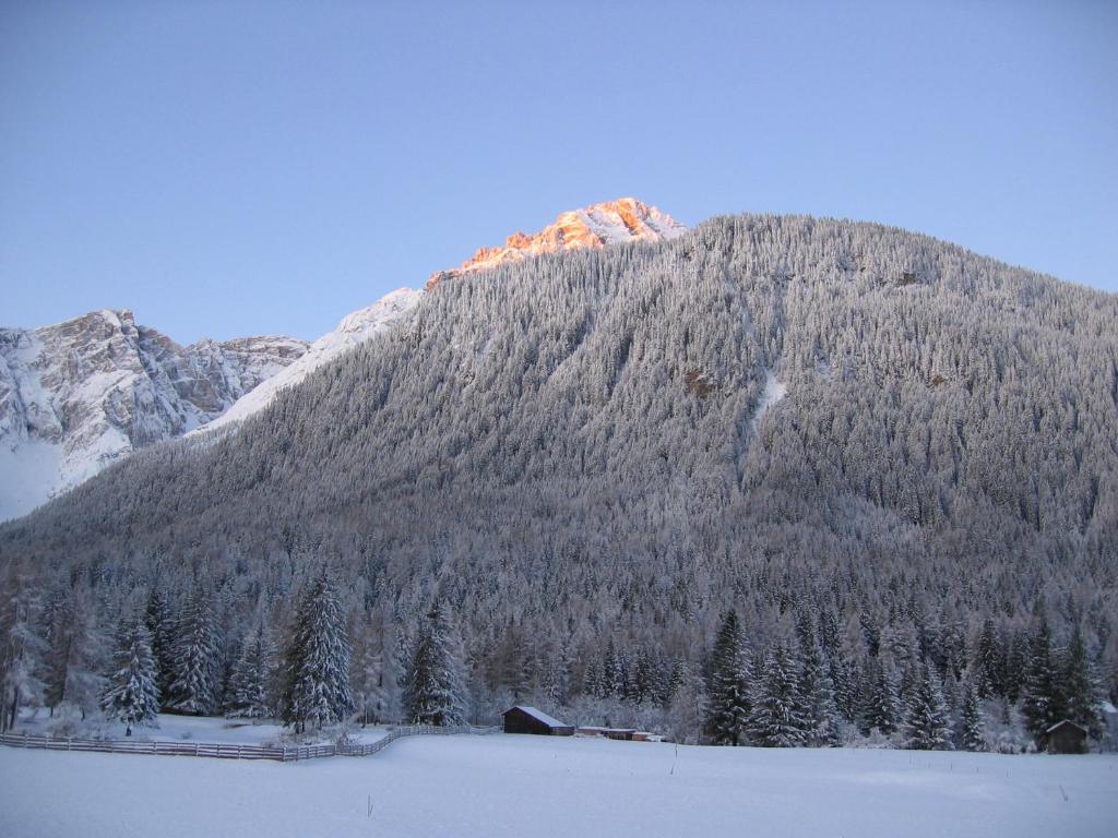 Hotel Schoenblick Sexten Екстериор снимка