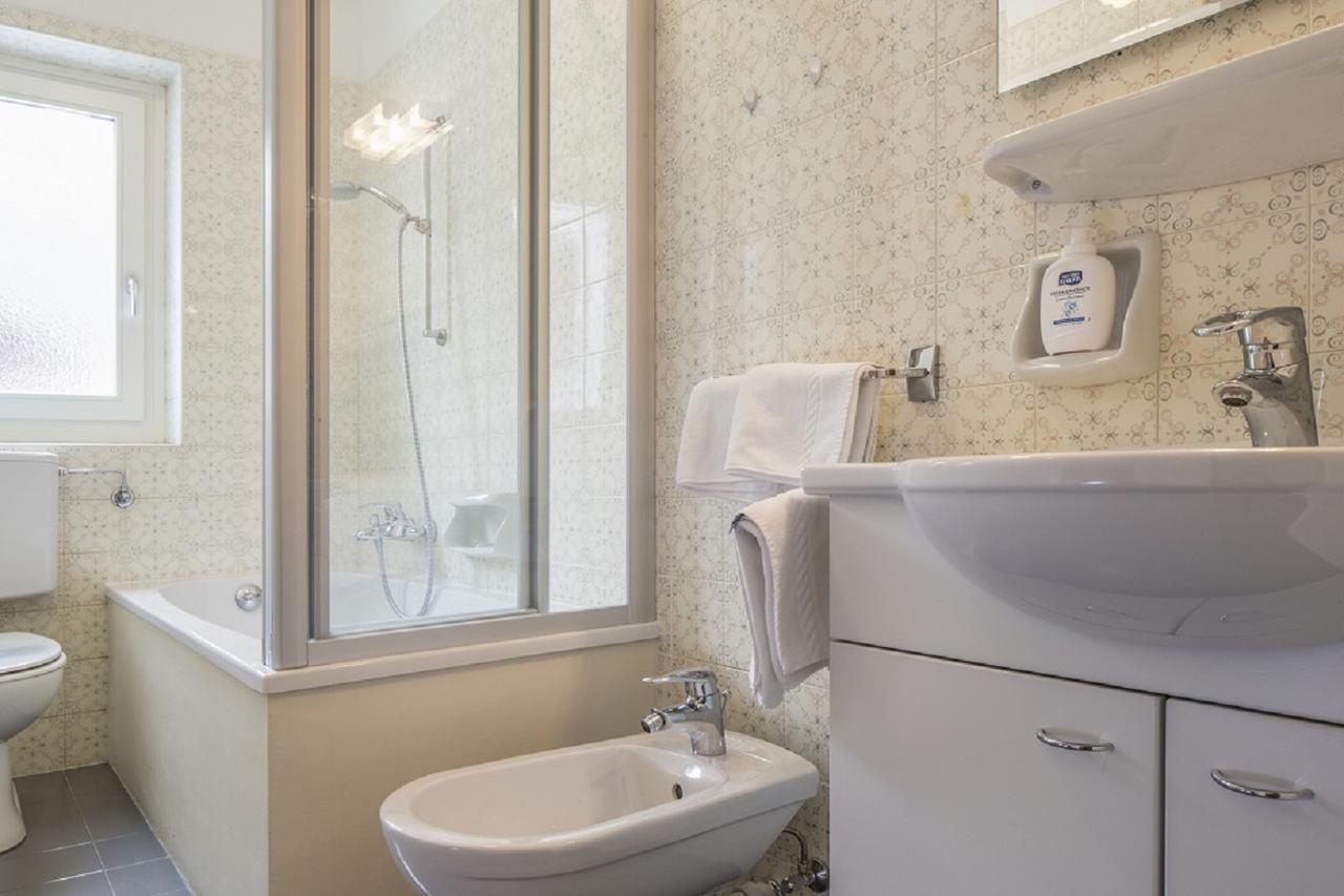 Hotel Schoenblick Sexten Екстериор снимка