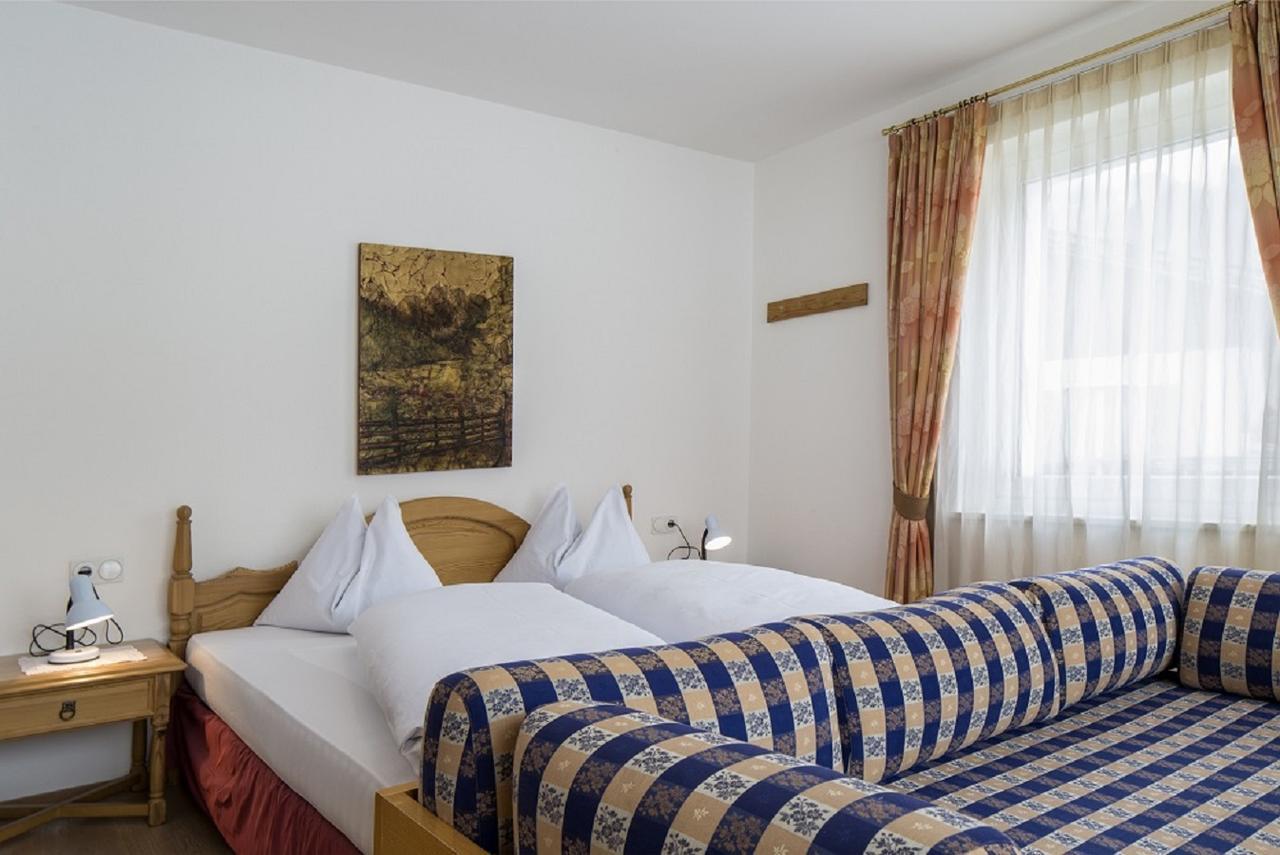 Hotel Schoenblick Sexten Екстериор снимка