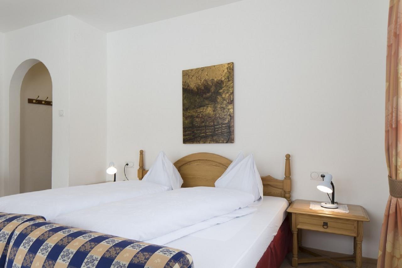 Hotel Schoenblick Sexten Екстериор снимка