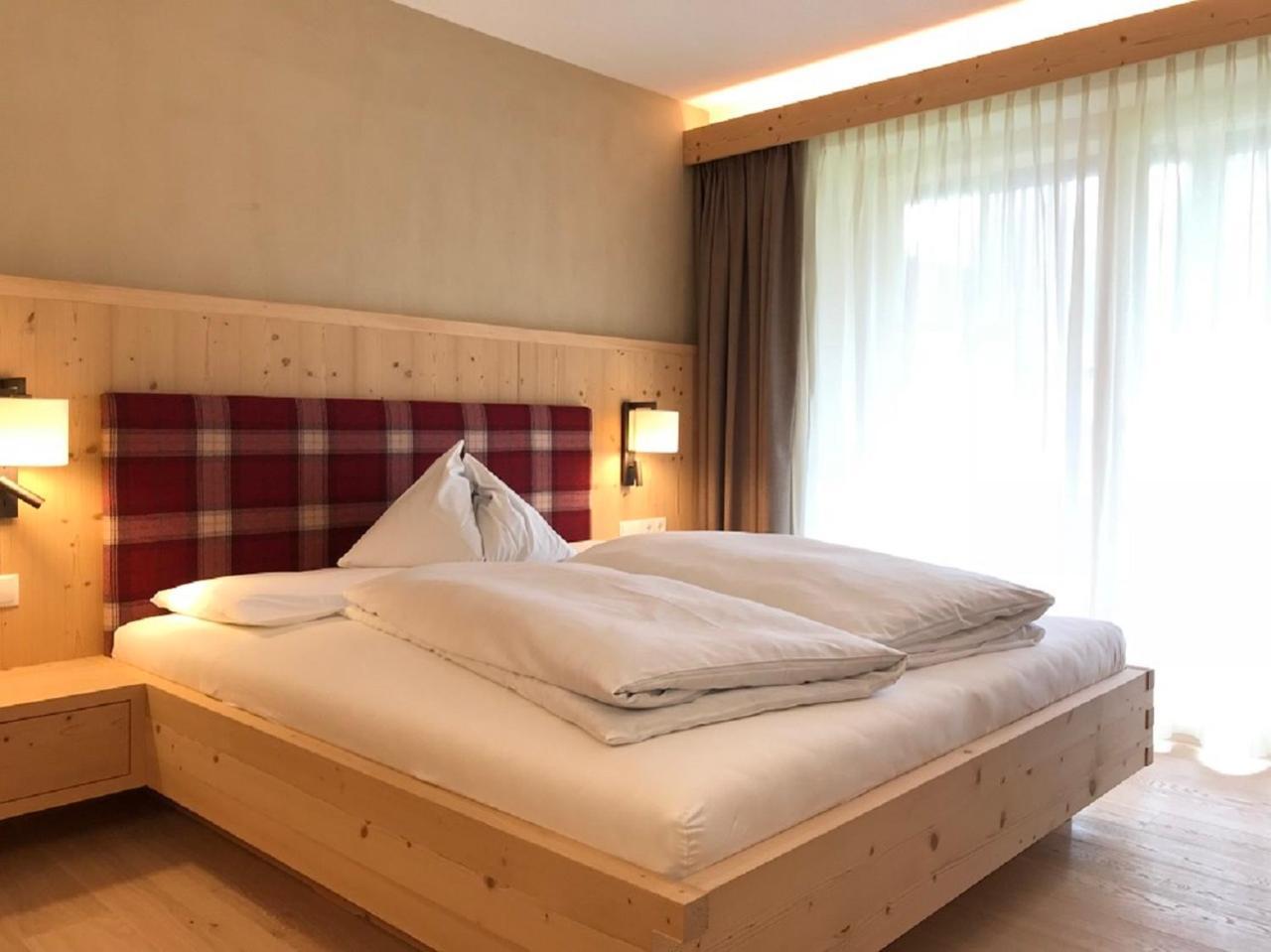 Hotel Schoenblick Sexten Екстериор снимка