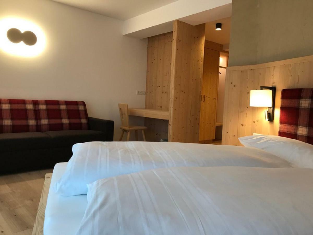 Hotel Schoenblick Sexten Екстериор снимка