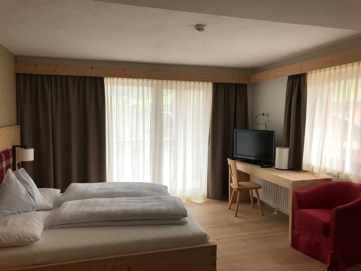 Hotel Schoenblick Sexten Екстериор снимка
