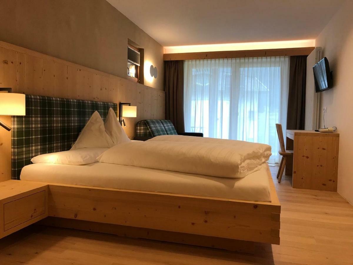 Hotel Schoenblick Sexten Екстериор снимка