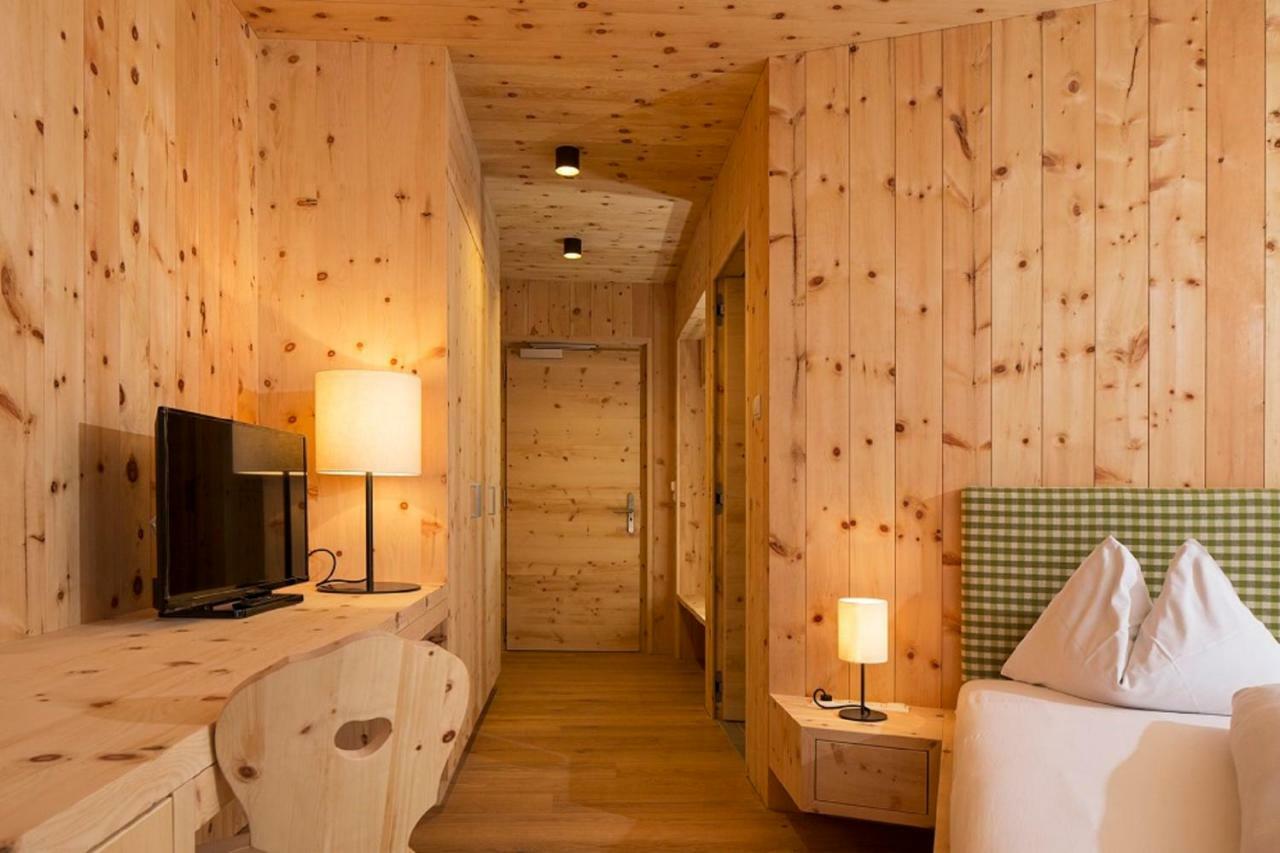 Hotel Schoenblick Sexten Екстериор снимка
