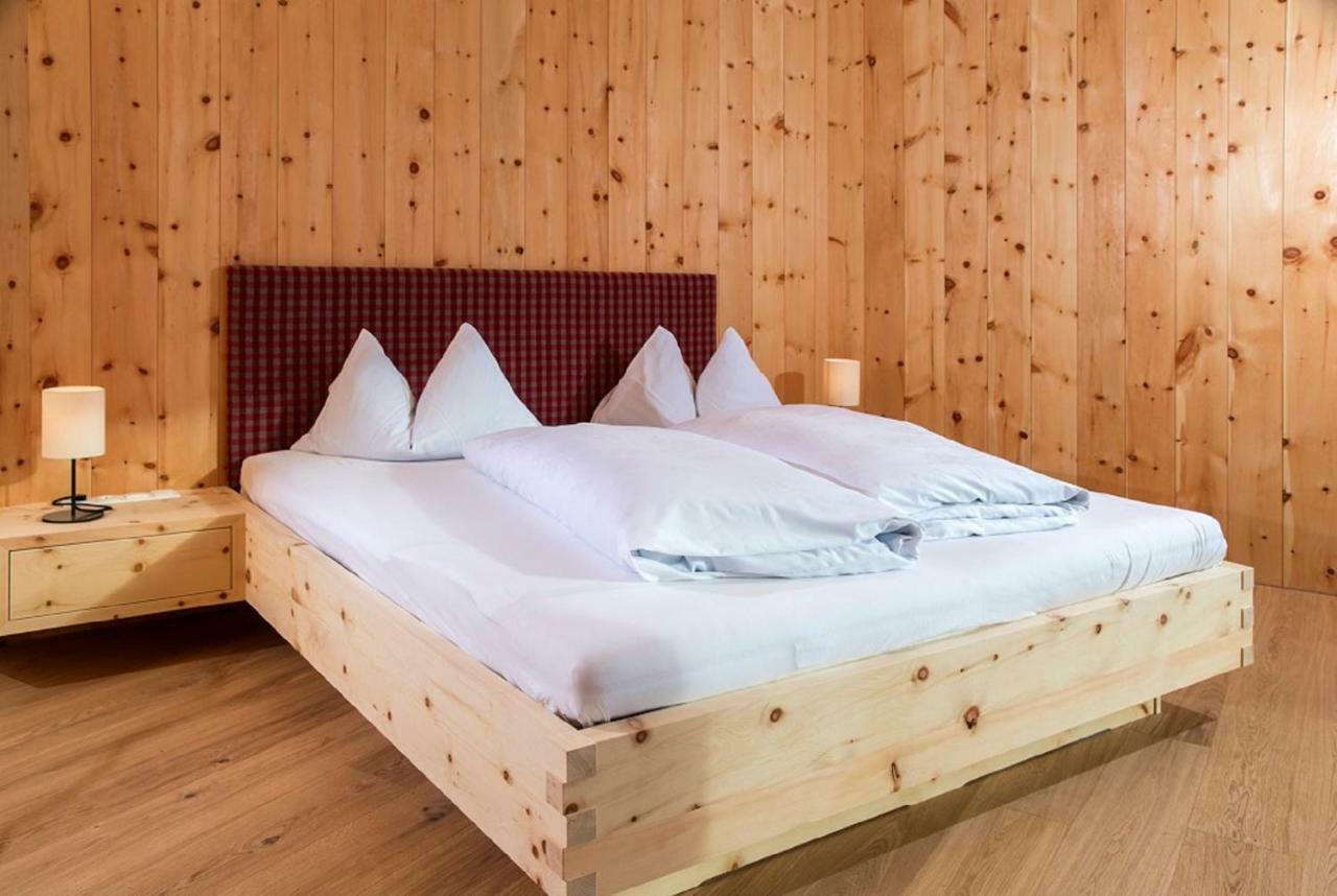 Hotel Schoenblick Sexten Екстериор снимка