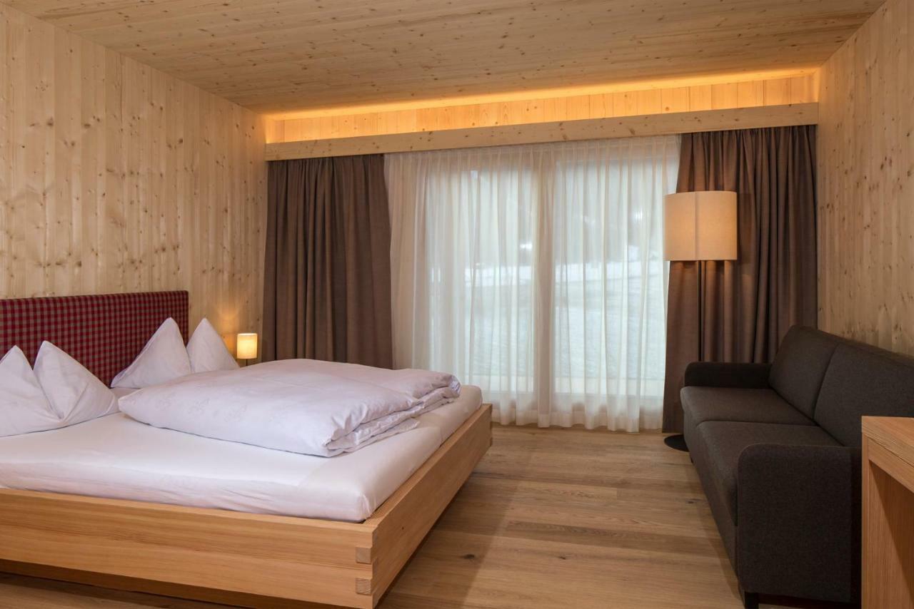 Hotel Schoenblick Sexten Екстериор снимка