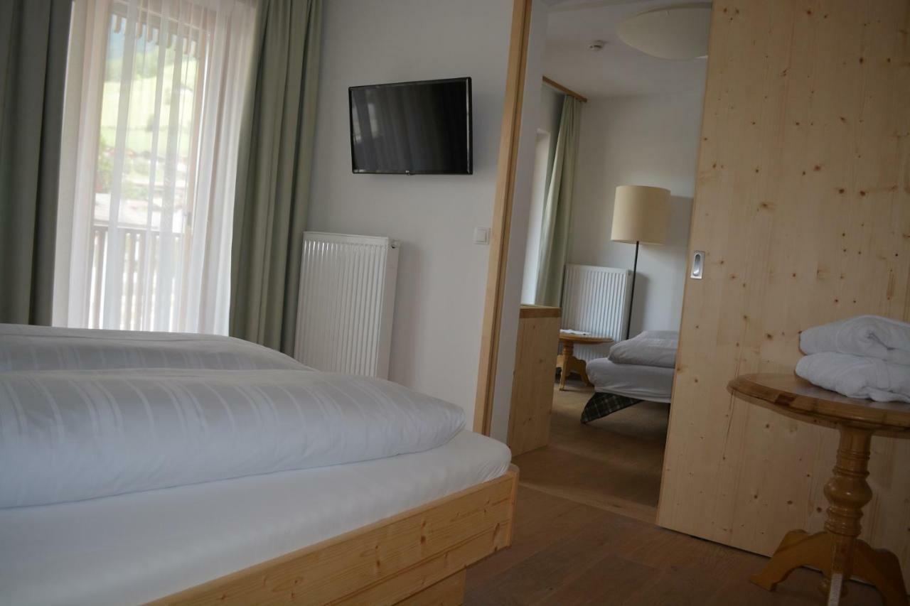 Hotel Schoenblick Sexten Екстериор снимка