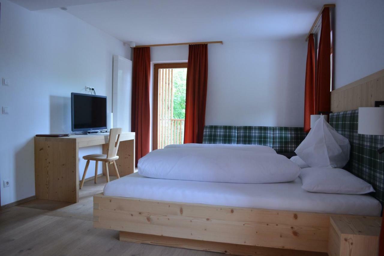 Hotel Schoenblick Sexten Екстериор снимка
