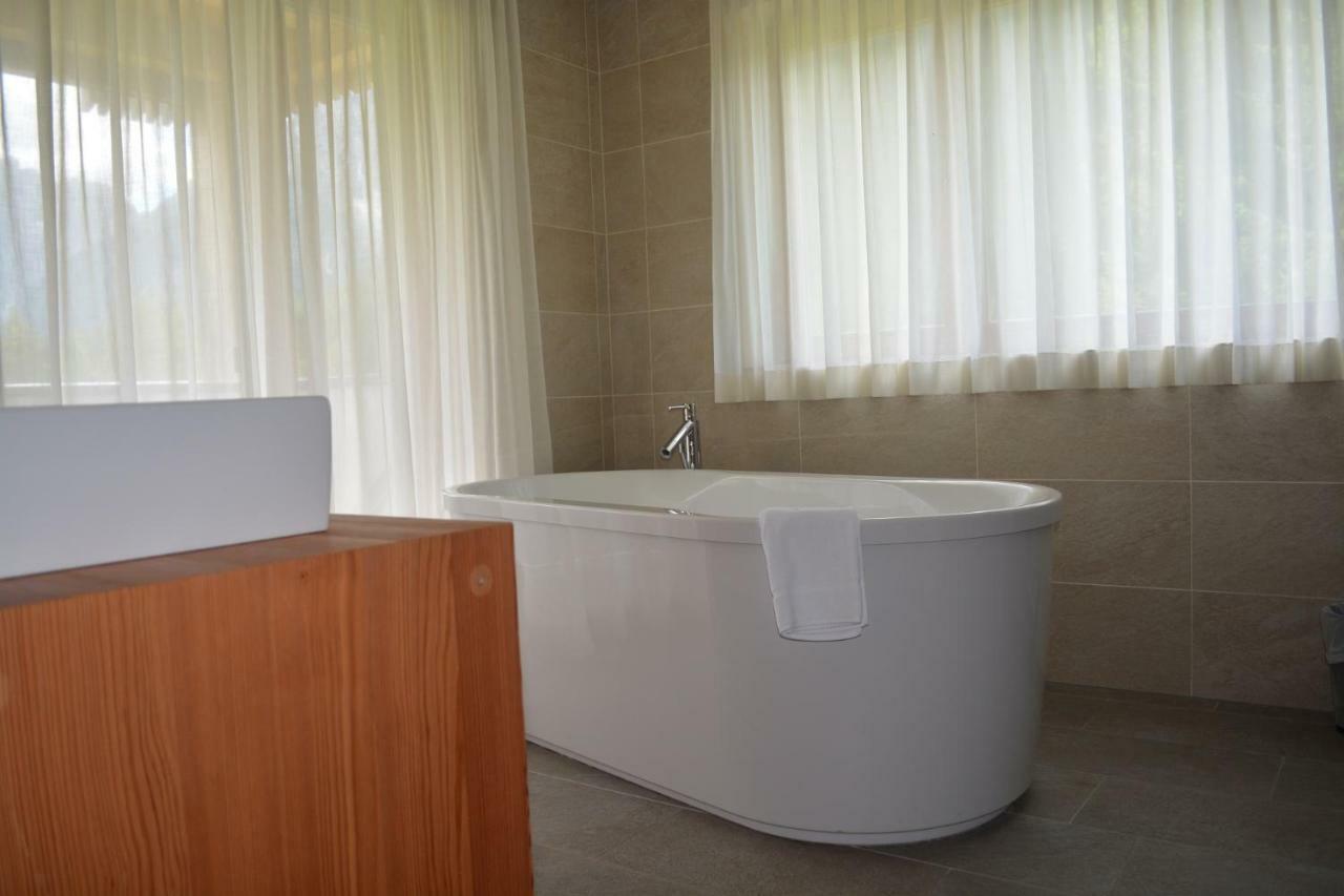 Hotel Schoenblick Sexten Екстериор снимка