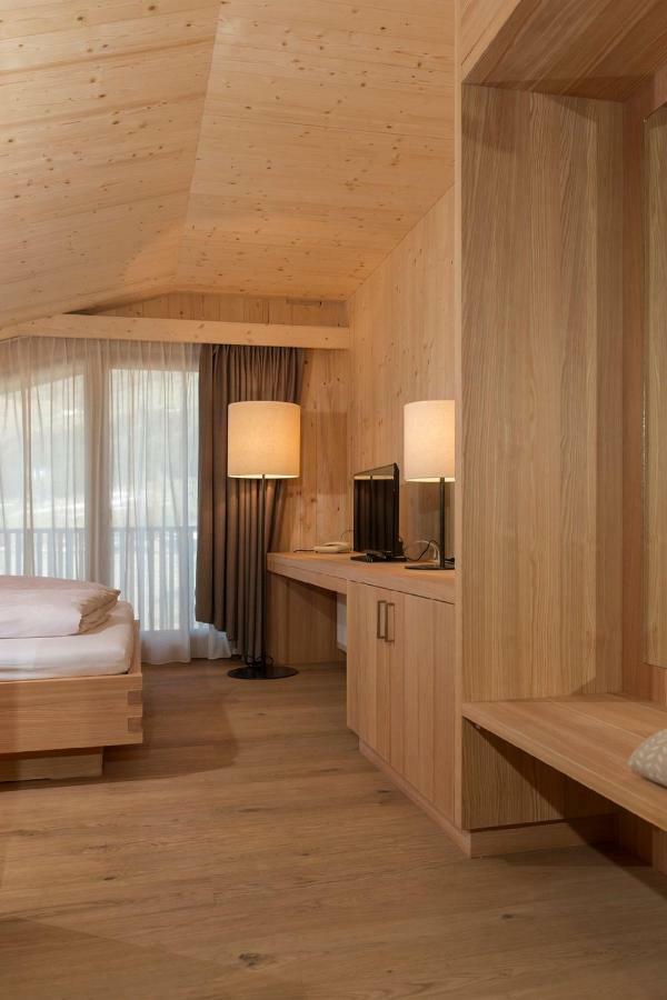 Hotel Schoenblick Sexten Екстериор снимка