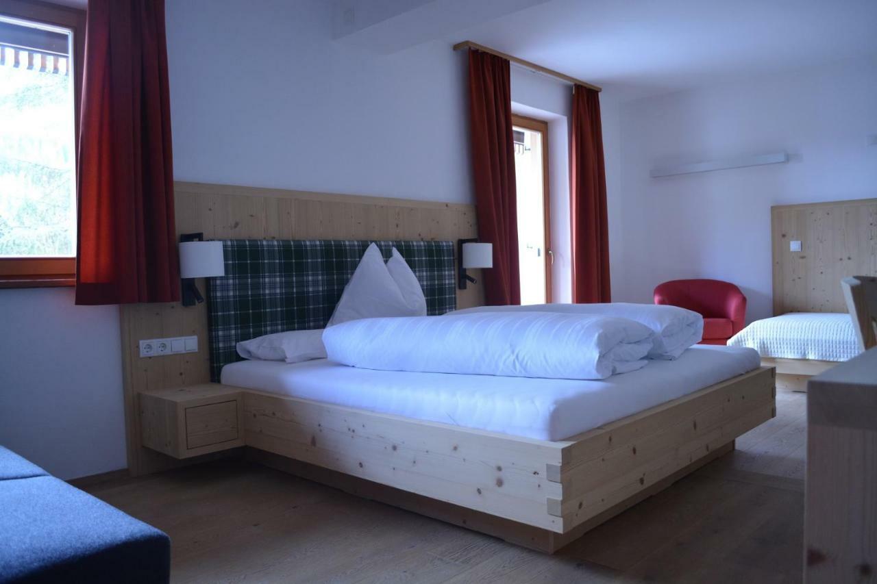 Hotel Schoenblick Sexten Екстериор снимка